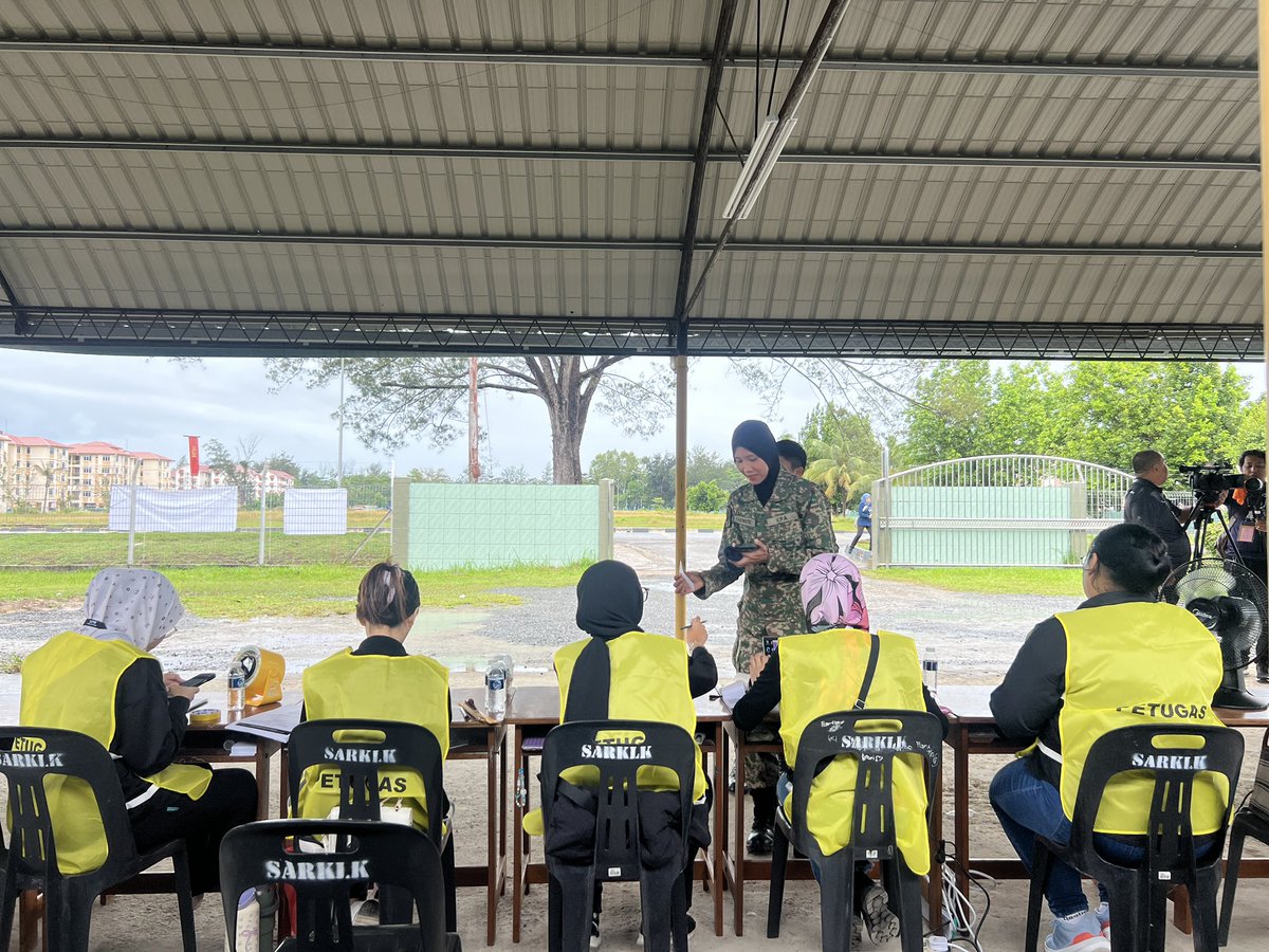 HasimiM's tweet photo. 7.30 pagi: Proses undi awal akan berlangsung tepat jam 8 pagi ini, di 58 pusat mengundi di seluruh Sabah. Salah satunya ialah di Sekolah Agama Kem Lok Kawi @501Awani #SabahMemilih https://t.co/i6yzotq3vF