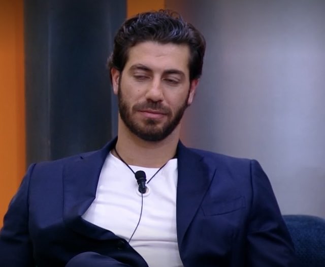 FaroneLore20850's tweet image. sulla mia lapide