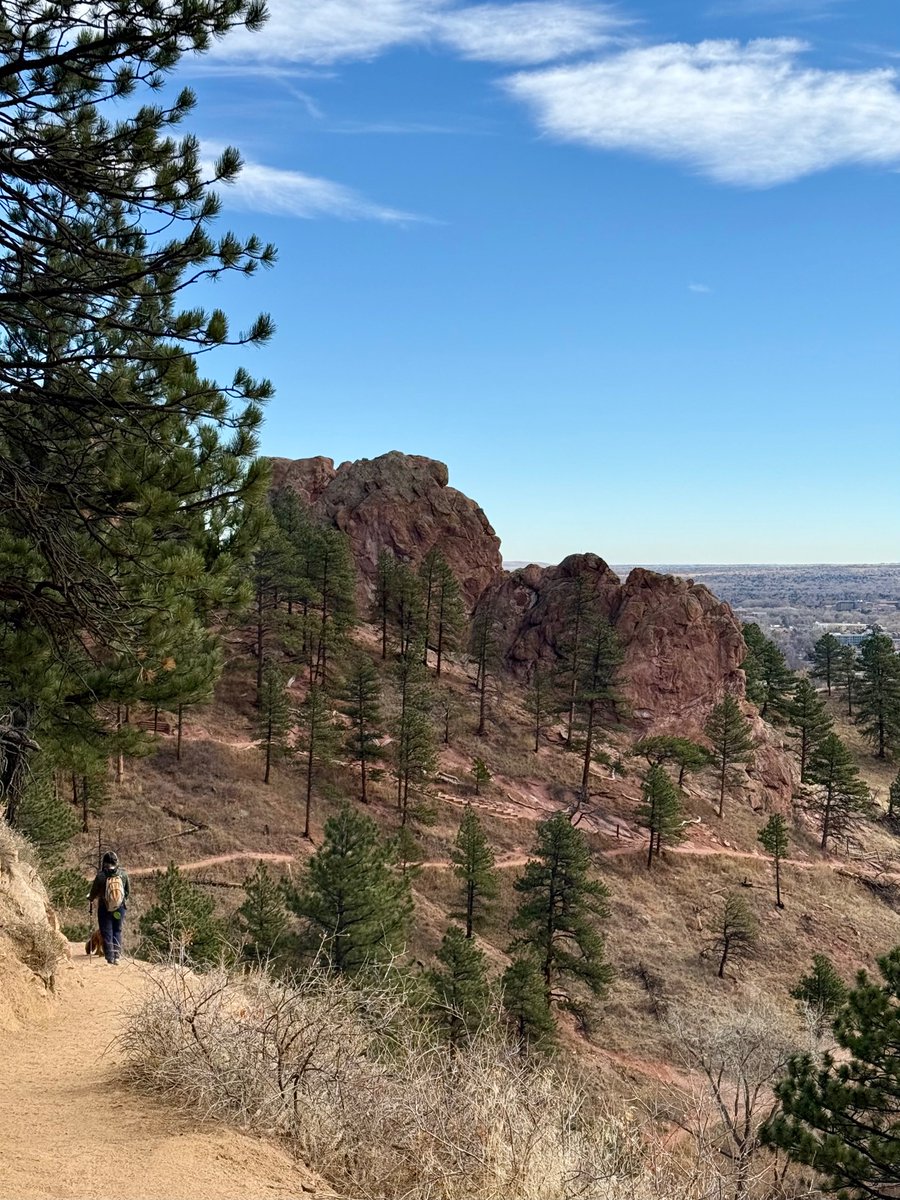 justin_hikes's tweet photo. Views today towards Boulder, Colorado’s “Red Rocks.”

Yes, Boulder has an area of sandstone formations named Red Rocks.

If you were hoping for a concert you’ll need to visit Colorado’s other Red Rocks. 🤣 https://t.co/iewPtquBMx