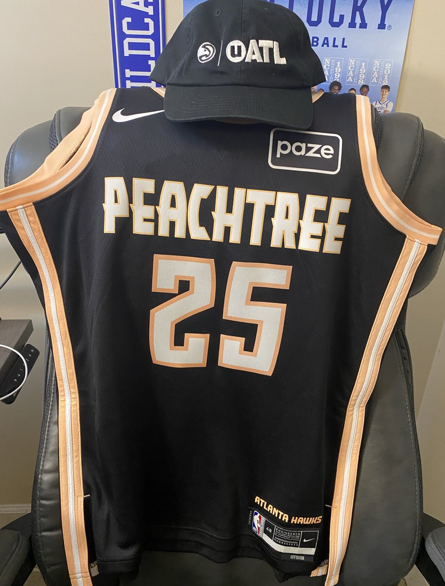 TylerIAm's tweet image. I want you to put the word out that we back UP!
Thanks again to @ATLHawks and @itsuatl for the holiday heat 🔥 🤝🏿