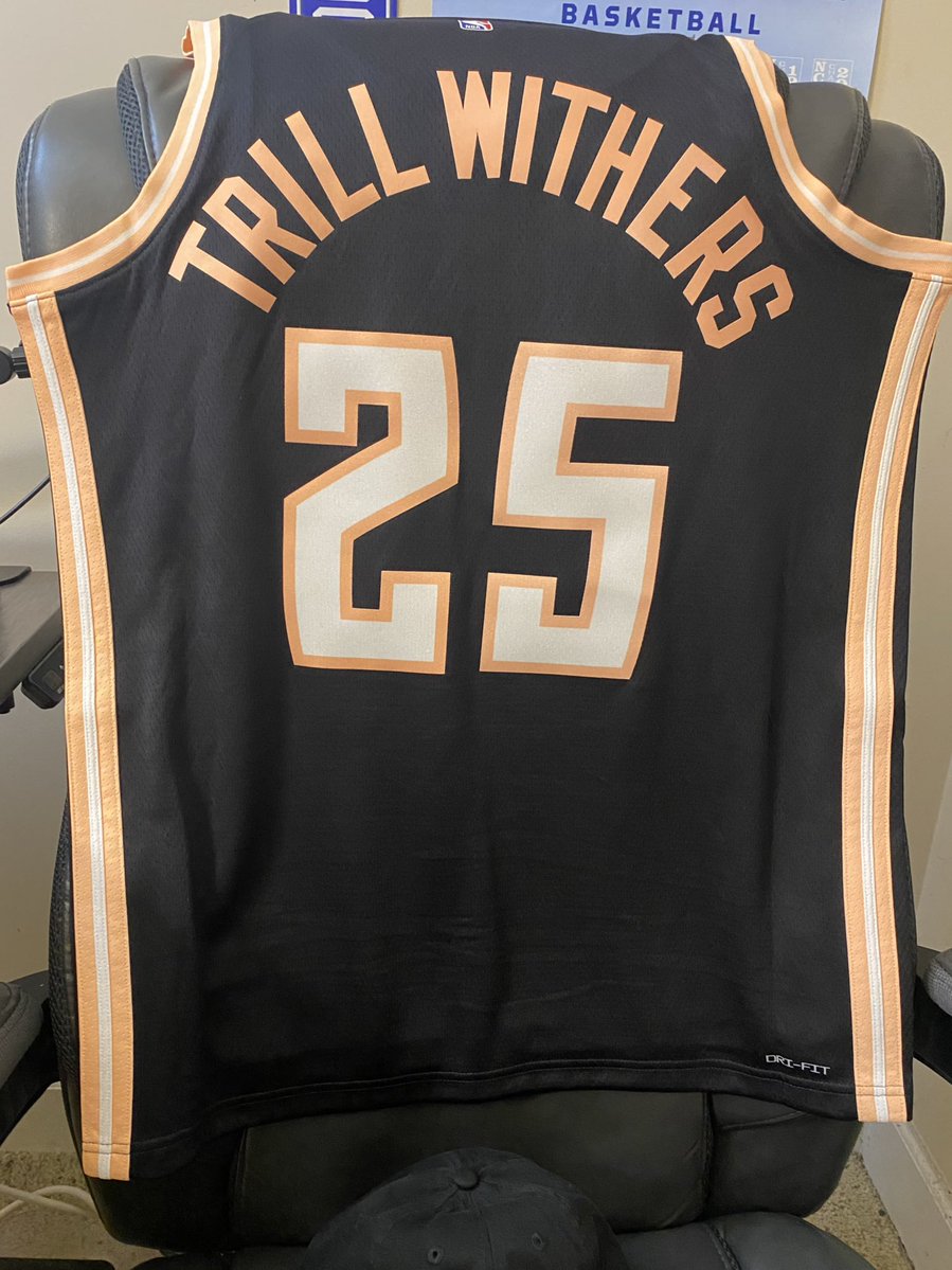 TylerIAm's tweet image. I want you to put the word out that we back UP!
Thanks again to @ATLHawks and @itsuatl for the holiday heat 🔥 🤝🏿