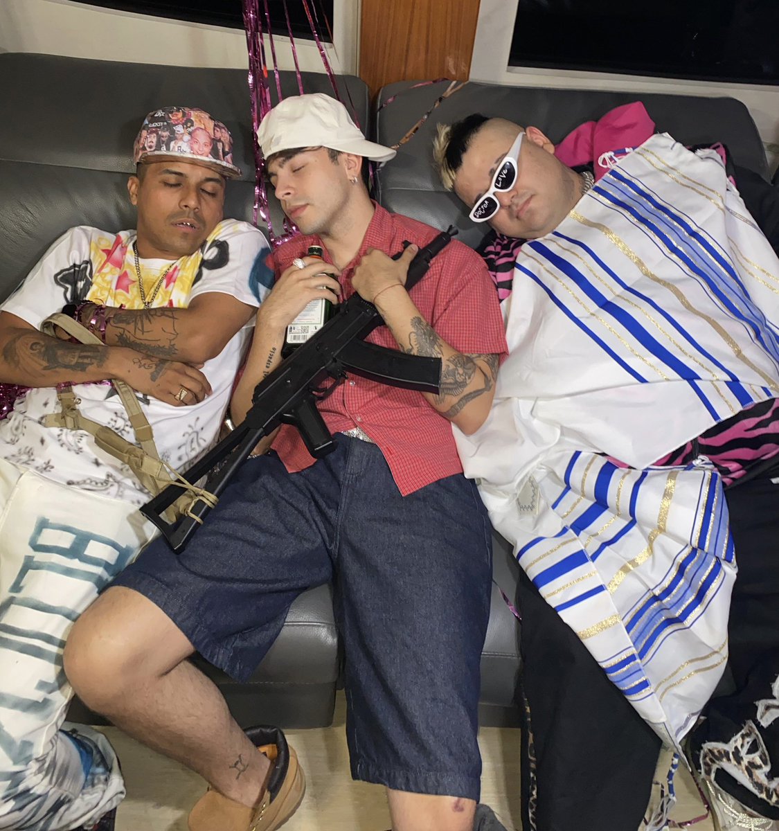 ARRANCA EL VERANO DEL AMOR
Los más odiados con el más amado