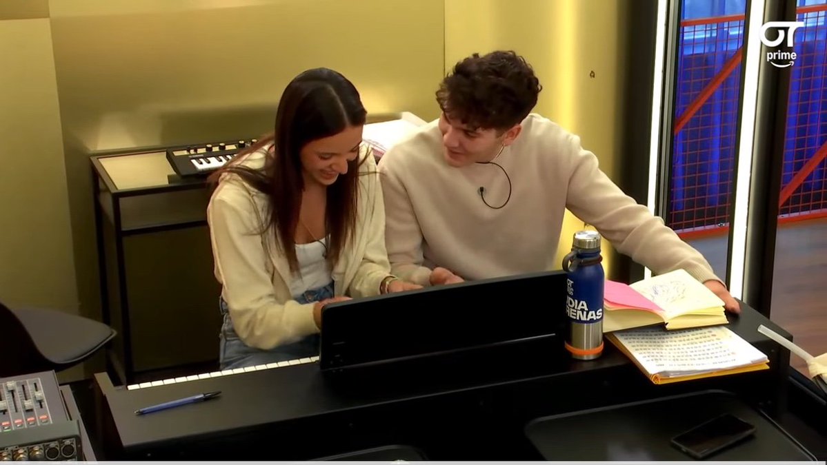 Marta1297624's tweet image. Que crespo haya sido esto y no lo hayan votado y si a guillo, me mantiene mas en que ha sido por estrategia. Pero me parece muy feo que una persona te regale una cancion y que no seas capaz de votarlo en una pizarra. Es que yo soy crespo... #OTGala10