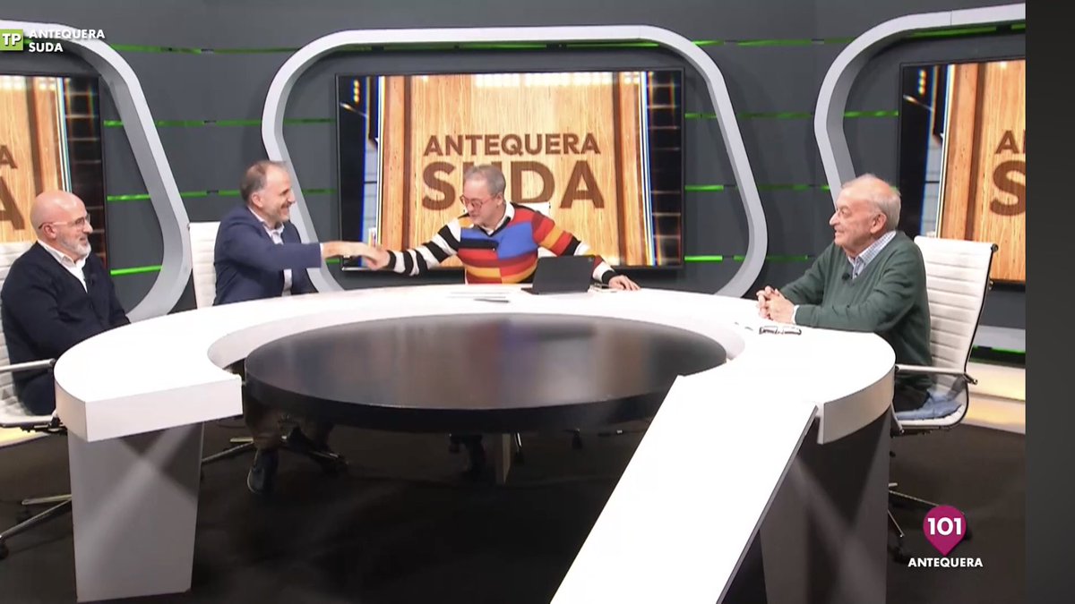 AQUÍ 👉🏽 youtu.be/k3OMy909qaQ?si… #ATQSUDA203 GRACIAS A 👉🏽 <a href="/AntequeraCF/">Antequera C. F.</a> ⚽️ <a href="/a23gomez/">abel gomez</a> <a href="/luismiguti21/">LUISMI GUTIÉRREZ</a> 🎙️ <a href="/DolmenesAtqBM/">Balonmano Dólmenes Antequera</a> #LorenRuiz #MiguelAngelSoto 🤾🏼 #AjedrezAntequera ♟️ <a href="/ATQDeporte/">Antequera Deporte</a> <a href="/clubgedysa/">CLUB GEDYSA</a> <a href="/UDAntequeraFem/">U.D. Antequera Femenino</a> ⚽️ y al equipazo de <a href="/101tvAntequera/">101 Antequera</a> 🎥 📺 🚨