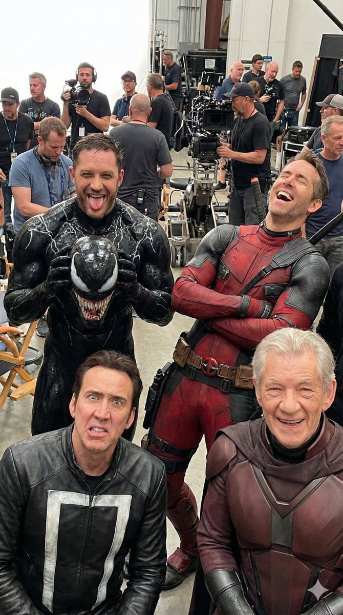 DanielVirgenSG's tweet image. definitivamente es real, Nicolas Cage siempre hace caras raras