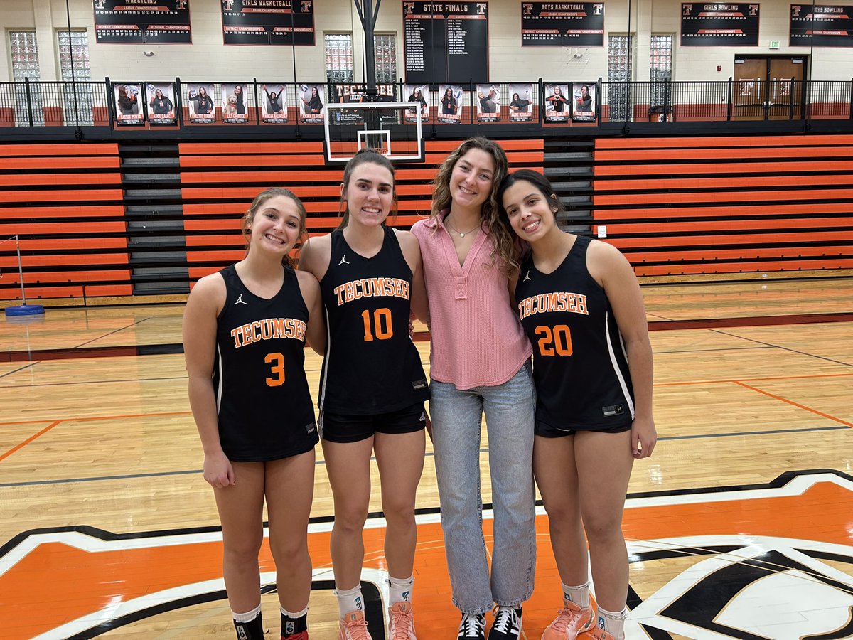 TecumsehGbball's tweet image. Reloading and ready to roll!! Our 2025-26 crew! @Makayla_Bball9 @Chloebullinger @AddiZajac @AveryZajac14 @Delaney_brown02 @ReeseGrounds @MayaJuozapaitis @MaddyVanblack Sophia Torres
