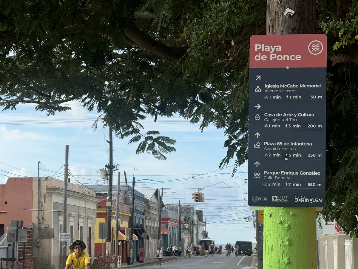 RutaBorinquen's tweet image. #LunesdeLogros Comenzamos a implementar biciflechas en la Avenida Hostos, la antigua ruta del tranvía de Ponce y Camino Real.
Gracias al Mun. de Ponce por el apoyo.
Calles Seguras para Todos en la Playa de Ponce, proyecto ganador del 2025 Community Challenge @aarp @aarpPuertoRico