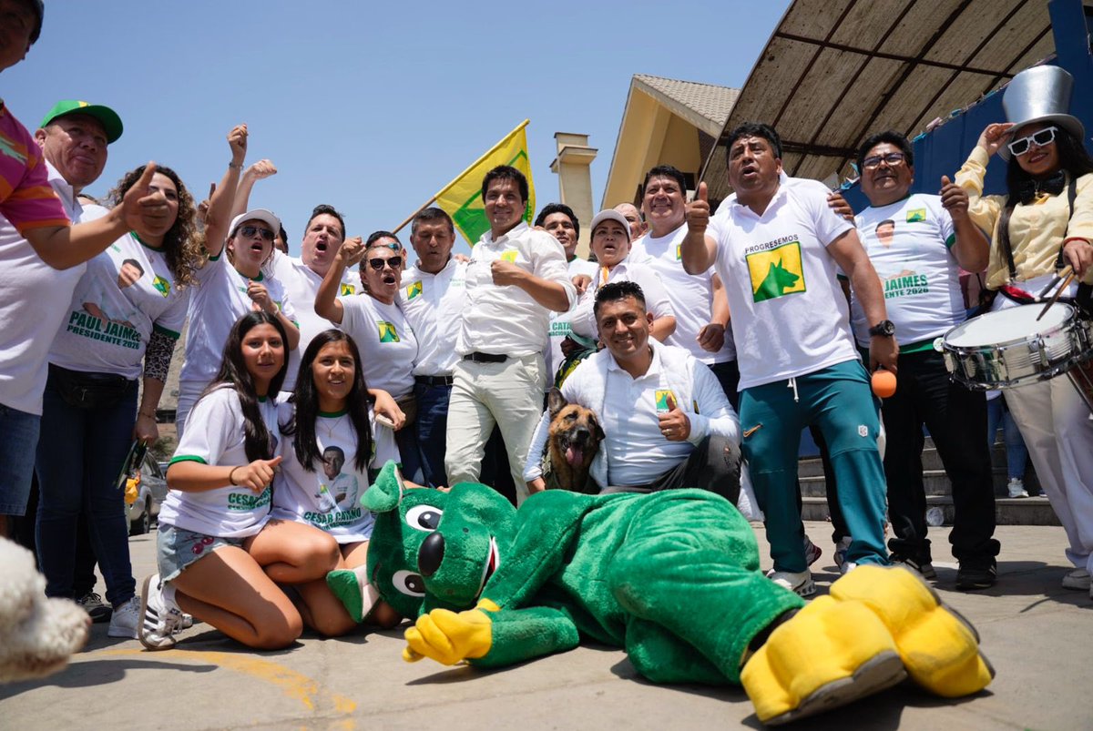 ProgresemosOfi's tweet image. 🟢 Gracias por el cariño y la energía con la que nos reciben en cada visita. Su trabajo y su espíritu emprendedor nos inspiran a seguir construyendo un camino de esperanza. ¡La ola verde y amarilla sigue creciendo! 💚💛🇵🇪