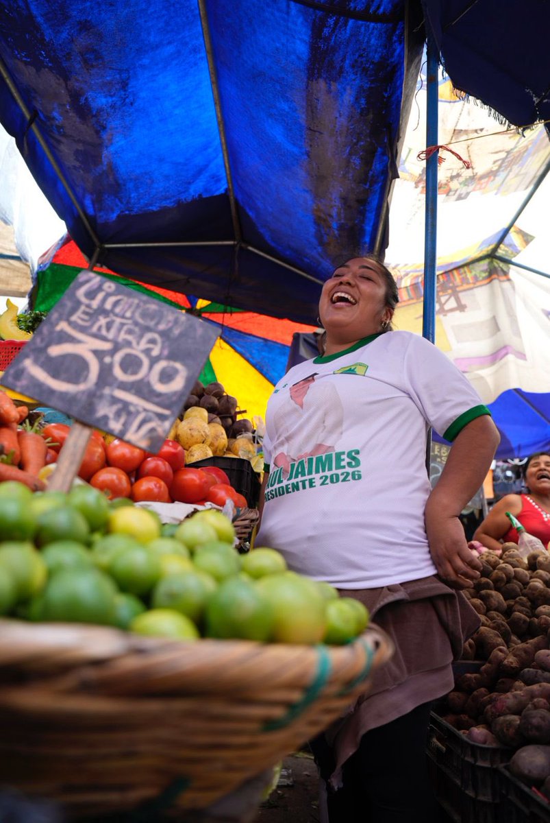 ProgresemosOfi's tweet image. 🟢 Gracias por el cariño y la energía con la que nos reciben en cada visita. Su trabajo y su espíritu emprendedor nos inspiran a seguir construyendo un camino de esperanza. ¡La ola verde y amarilla sigue creciendo! 💚💛🇵🇪