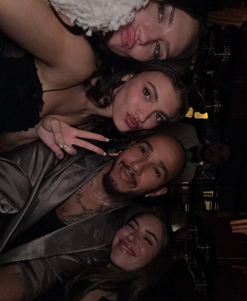 LewisHamArg44's tweet image. “Los pilotos sienten la derrota igual que los fanáticos”
Lewis Hamilton a las 2 horas de hacer uno de los peores fines de semana de la historia: