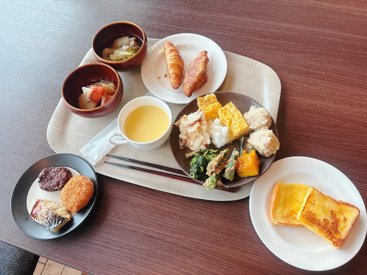 stack_zy's tweet image. おはようございます
🥐の置き方に品のなさが出てる。