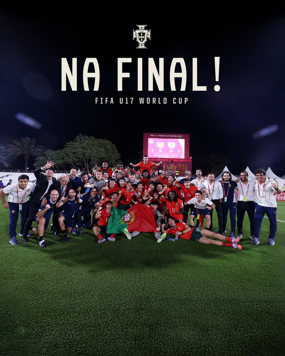 selecaoportugal's tweet image. Continuamos a escrever a 𝗡𝗢𝗦𝗦𝗔 𝗛𝗜𝗦𝗧𝗢́𝗥𝗜𝗔 🫶🥹 

#FazHistória | #U17WC