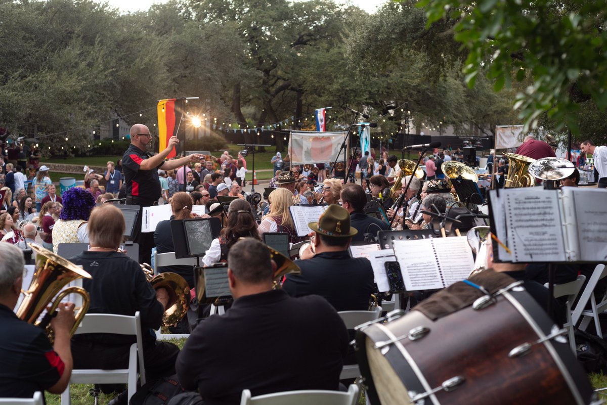 TrinityUAlumni's tweet image. This year’s #TUAlumniWeekend Block Party transformed Oakmont into Oaktoberfest, a Bavarian-inspired celebration filled with food, games, music, and tradition. Prost to great memories, old and new!

View more photos at trinityuniversity.smugmug.com/Events/Events-….
