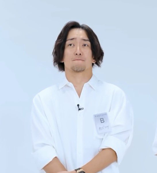 恋リア出演者（謎に😺🫑ちゃんもw）だけフォローしてるインスタのサブ垢に、バチェラーあゆきちゃんが出ている広告流れて来た！！

と思ったら
見たことあるオジさんも一緒に映ってて草