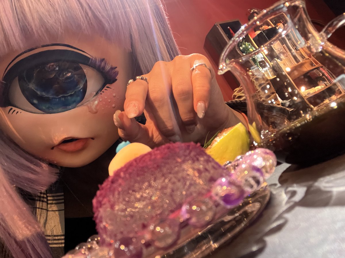 妖怪写真展ありがとうございますぃーたー👁️ｱｰｯ
海外から見た日本のザ ホラーと言えばの貞子。だんだん近づいてくる企業ロゴのスターバックス🧜🏿‍♀️
好きなもの２つでした👁️

限定メニューまで作っていただき感謝感謝👁️ﾌﾟﾙﾌﾟﾙ

黒阿さん(<a href="/kur0a/">黒阿</a> )の写真の原点を聞く会が一番濃厚だったのは秘密だよ