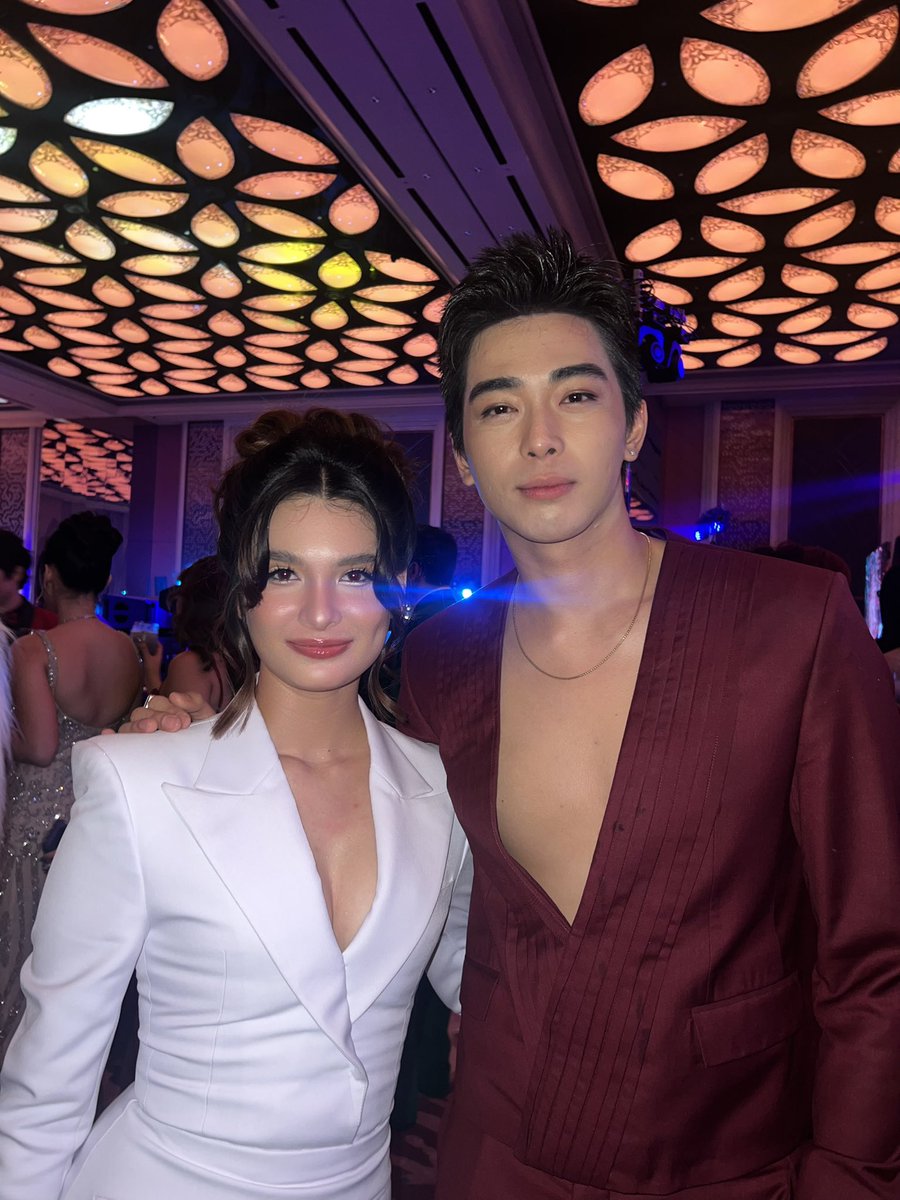 anjgeldaily's tweet image. height difference? check!
visuals? check!
chemistry? ugh. so check!!!

#AnjGel || #AnjiSalvacion || #BGYO_Gelo