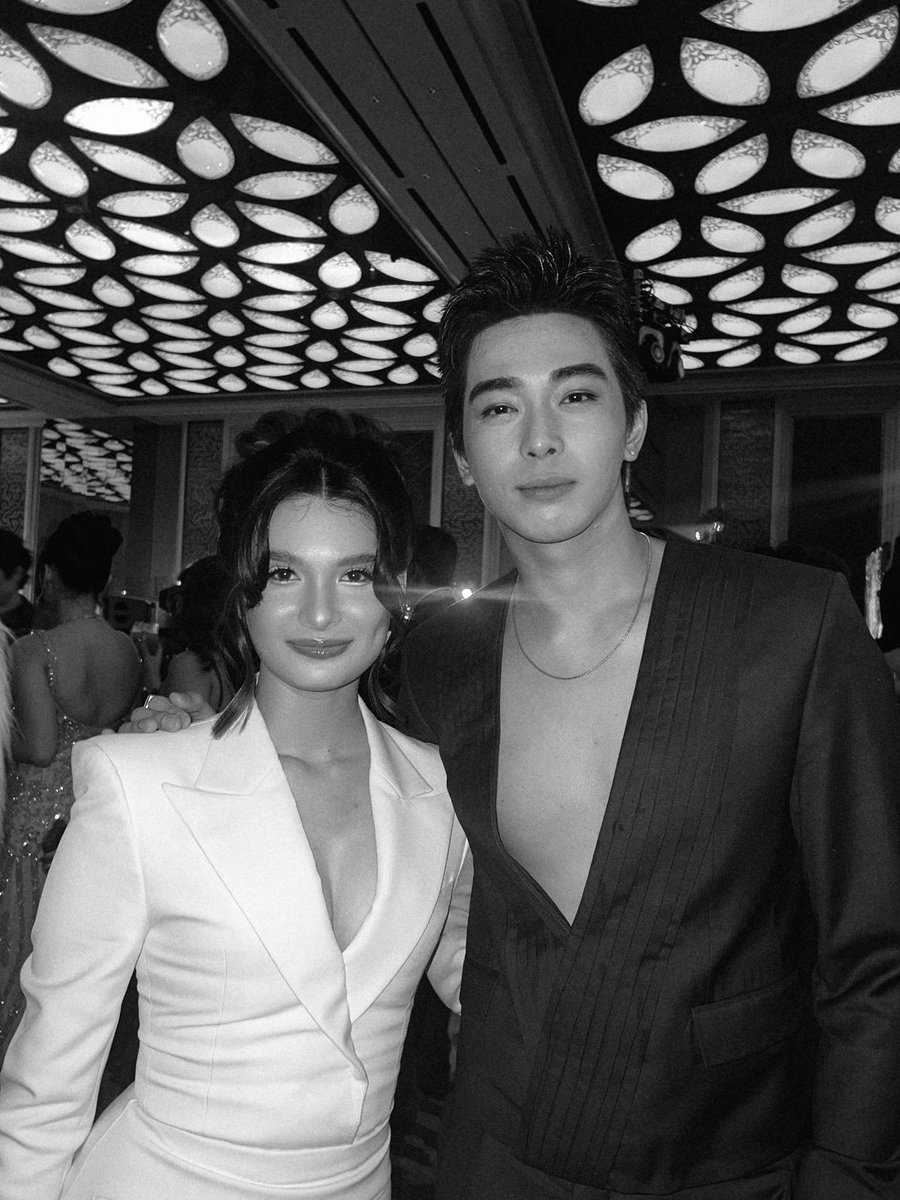 anjgeldaily's tweet image. height difference? check!
visuals? check!
chemistry? ugh. so check!!!

#AnjGel || #AnjiSalvacion || #BGYO_Gelo