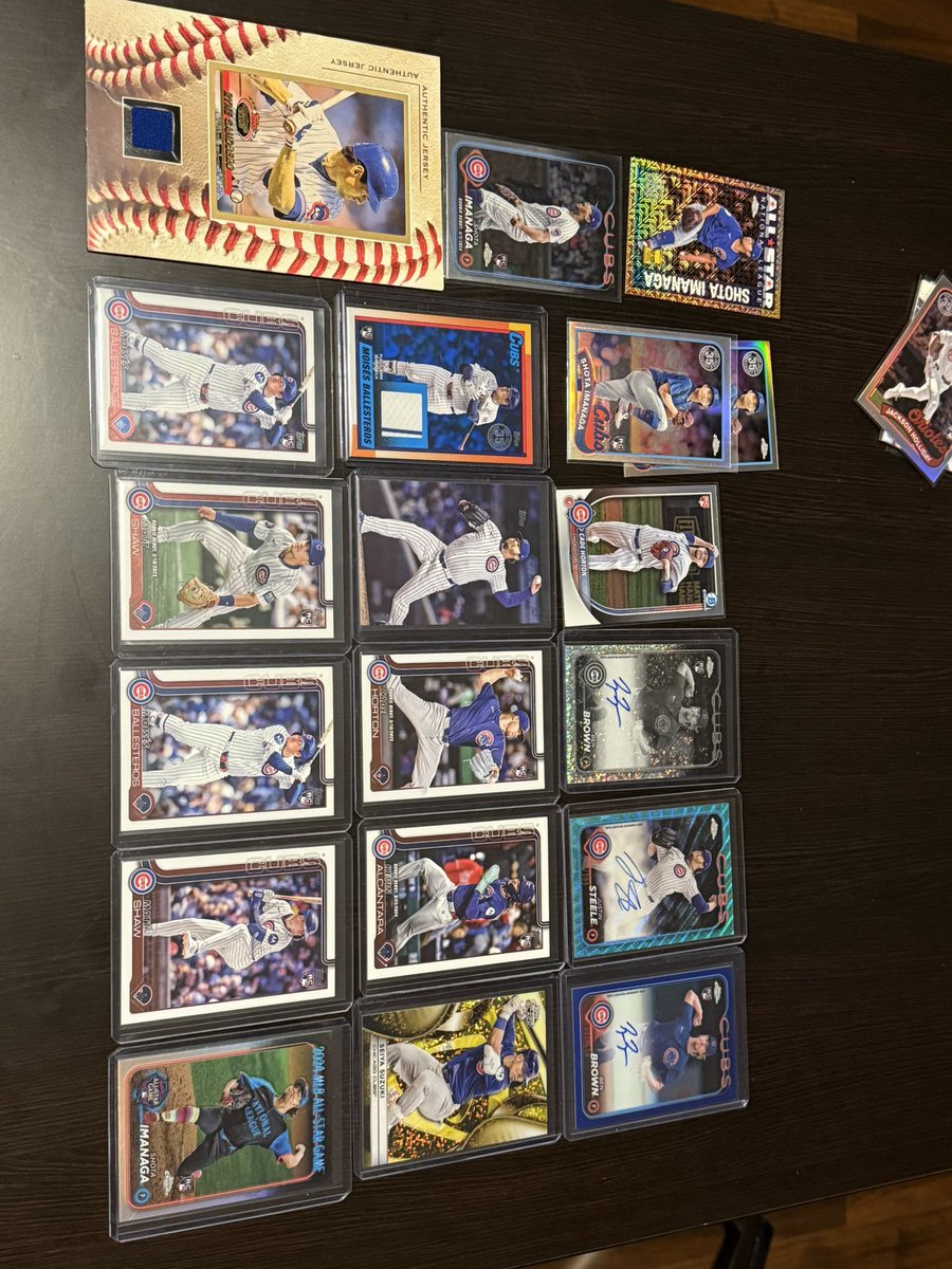 KaseysCards's tweet image. Any Cubs fans want to take this lot for $120?

True photo, black/white mini diamond rookie auto, /150 rookie patch, sandberg patch card?

🤷‍♀️