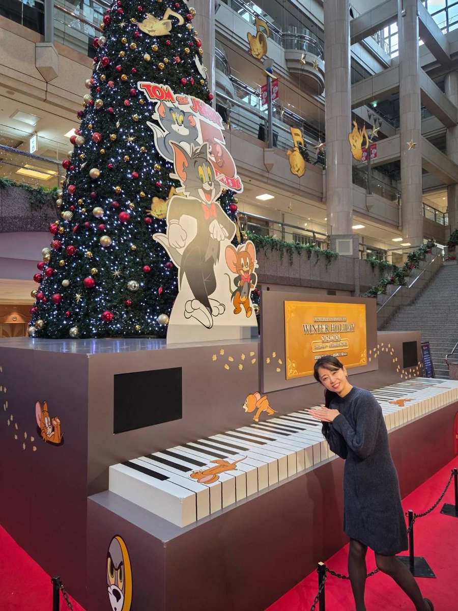 LovelyDay847's tweet image. おはようございます🐳
火曜日LovelyDayスタート❣️

今日のさや姉！🎄📸
（@sayakakondo_tw ）

街角リポーター
フジタ(@machikadofujita)くんは
#西谷駅 からリポート！🎤 

メッセージは
lovely@fmyokohama.jp まで！💌

#lovelyday847
#FMヨコハマ