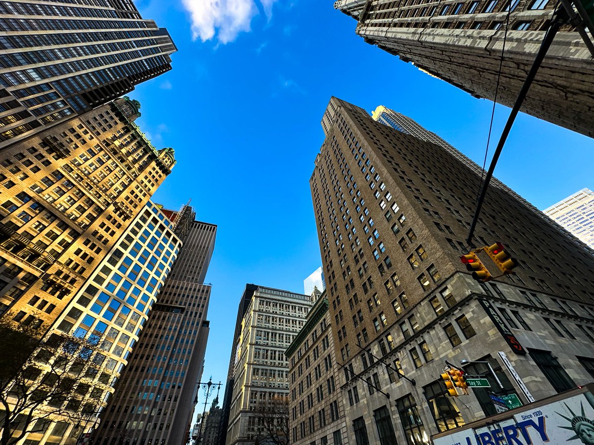 Walking to work this am in lower Manhattan while a woman belts out the Star Spangled Banner from city hall.  

❤️ NYC
