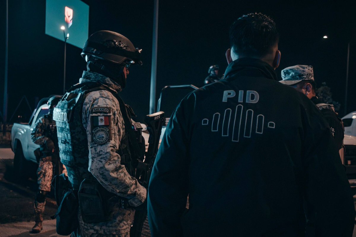 fiscaliaqro's tweet image. 📊 SINERGIA POR QUERÉTARO CONSOLIDA RESULTADOS: 1,700 CATEOS Y 866 DETENIDOS

La #FiscalíaQro continúa fortaleciendo Sinergia por Querétaro, estrategia que impulsa la coordinación con instituciones de seguridad en los tres órdenes de gobierno.

🔎 Resultados destacados:
• 1,700…