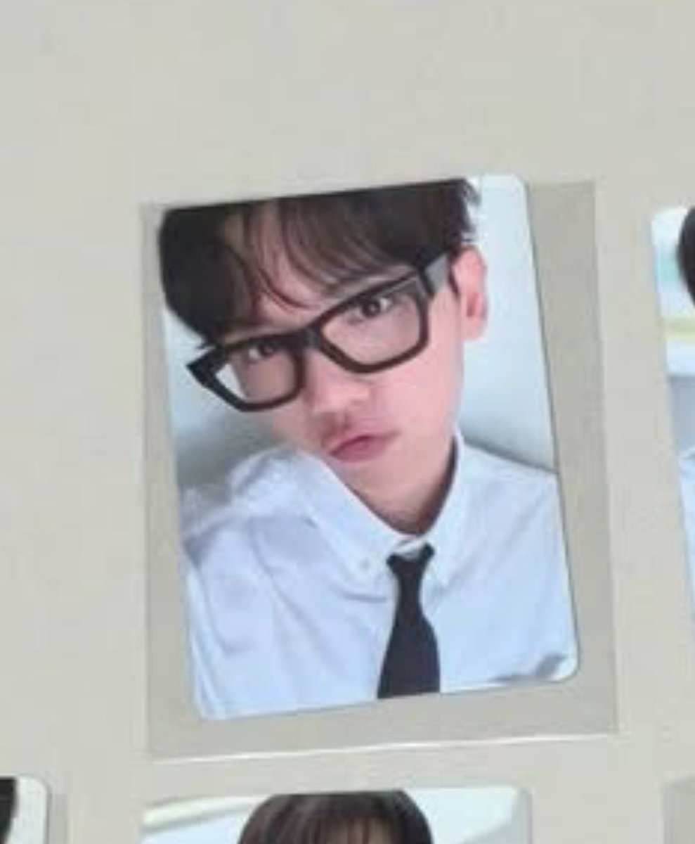 kyoocart's tweet photo. wtb lfs exo baekhyun photocards ph

- looking for pcs na may circle lang sa template and the rest ng pics 
- pref one seller lang 
 
dm me pls pls https://t.co/TyZA3NStxa