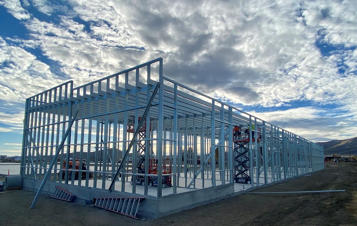 ForgeBuildingC1's tweet image. Forging ahead in Bellevue, ID! This multi-phase development features climate-controlled storage condos, 2 retail flex spaces, and a fully furnished clubhouse designed for premium convenience. Phase One is now underway with four buildings totaling 56,312 sf and 51 units.