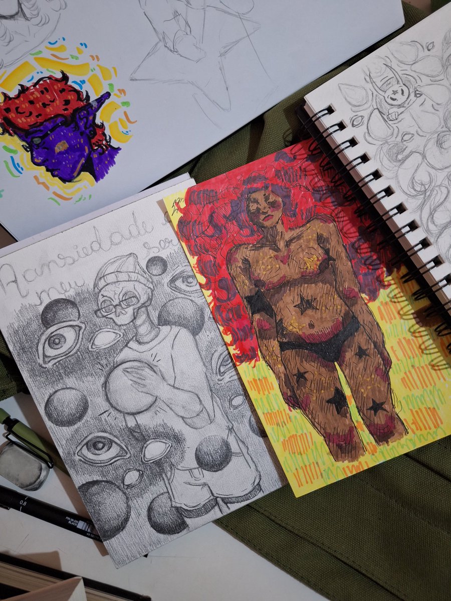 bu_ubsl's tweet image. onde eu desenho, meus desenhos e livros que estou lendo!!! #arte #art #artmoots