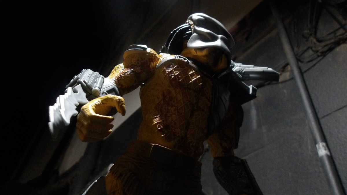 SuperL47072's tweet image. Hunting in the concrete jungle. He&apos;s in town with a few days to kill.

Action figure photography by me.

#predator #actionfigurephotography #toyphotography