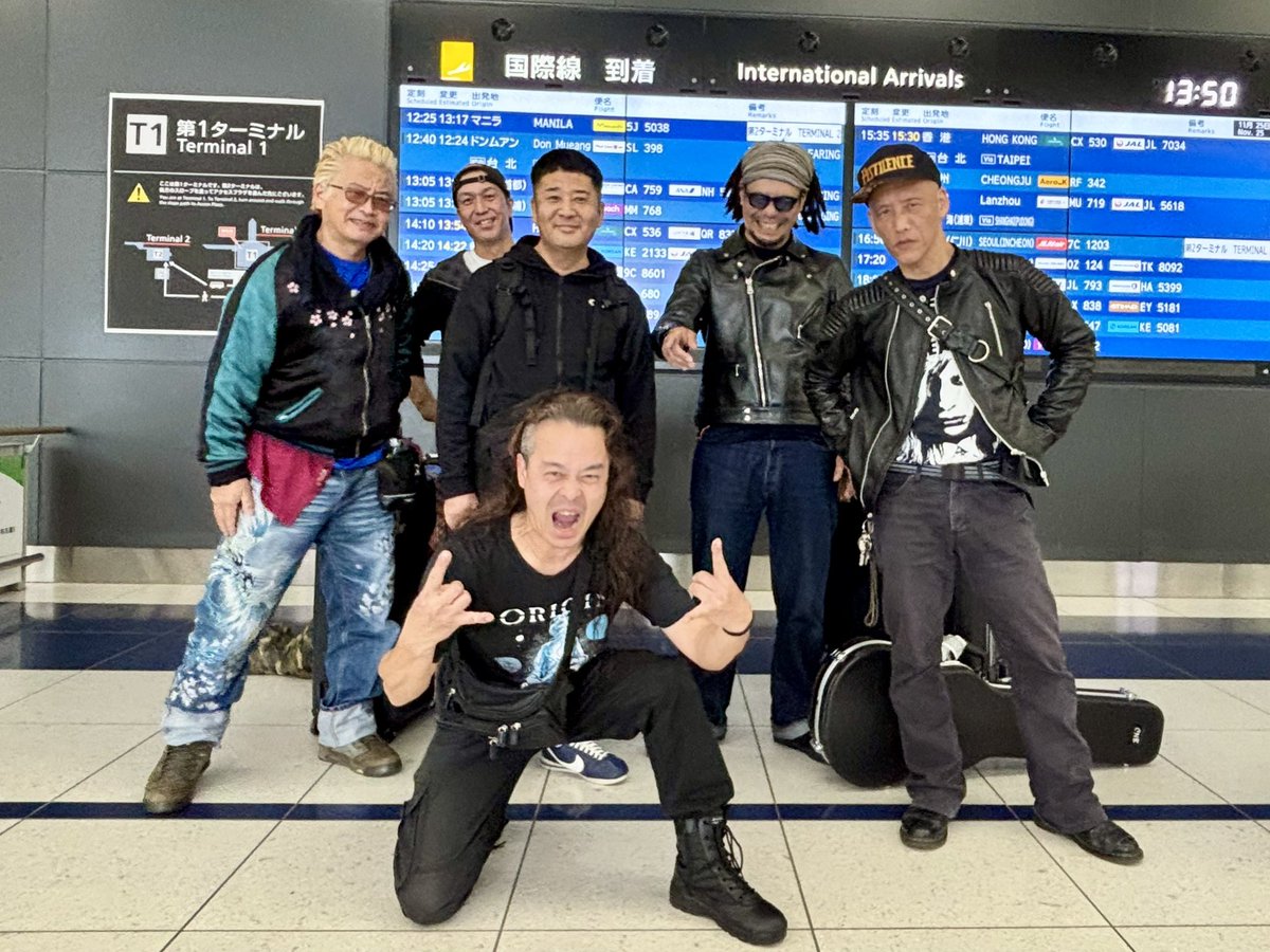 NaoTomoeNaommy's tweet image. JASONSとCLANDESTINED
到着しました！
お疲れ様でした🤘
(チェコ&amp;amp;バスクツアー)