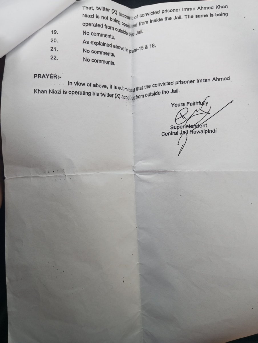 saqibbashir156's tweet image. اہم خبر ، عمران خان کا ایکس اکاؤنٹ بند کرنے کی درخواست میں سپریڈنٹ اڈیالہ جیل نے اسلام آباد ہائیکورٹ میں جمع کروائے گئے جواب میں کہا ہے کہ ایکس اکاؤنٹ جیل سے آپریٹ نہیں ہو رہا نا ہی عمران خان موبائل استعمال کر سکتے ہیں سخت سرویلنس ہے ان پر تعینات عملے کی مستقل سرچ ہوتی ہے &quot;