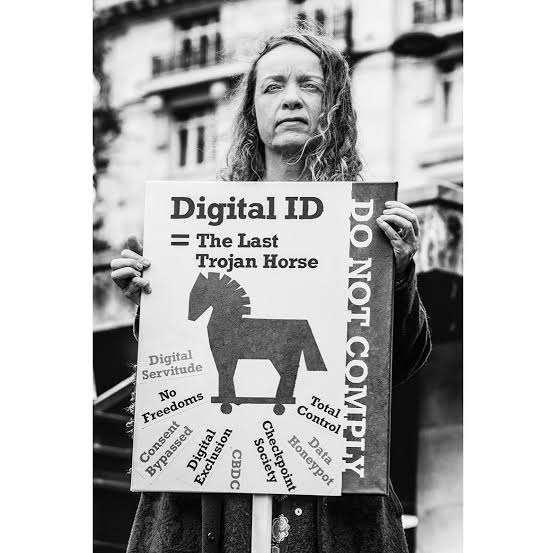 this is a proof that ministers is a puppet 

their master is global  elite playing 4D chess