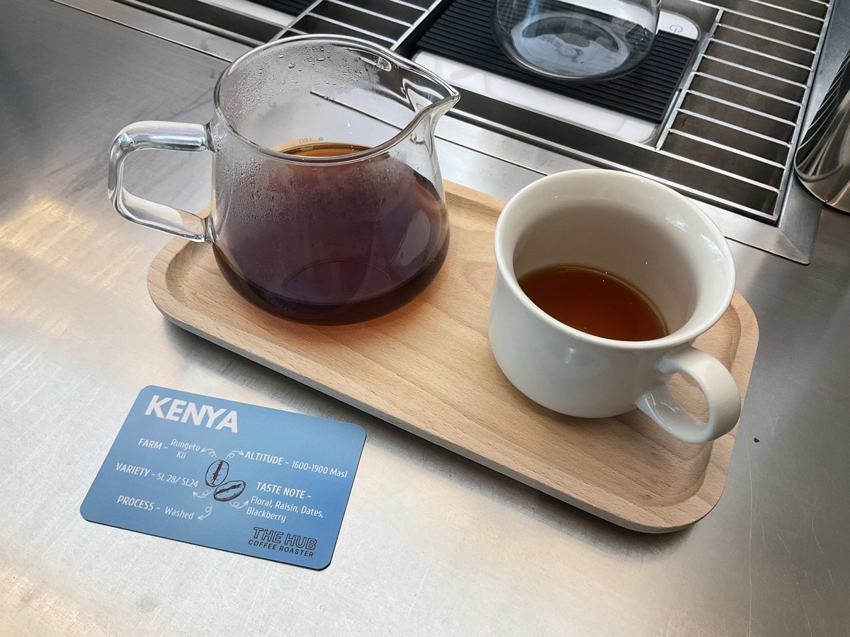 coffee_curator_'s tweet photo. 温度が下がると、
ひと呼吸、ちょっと考えて
トマトジュースってコメントを貰ったからポジティブに捉える🍅

パンオショコラとあわせると
たしかにジューシー
バター🧈とチョコレート🍫
に
コーヒー☕️

端的にトマトでないのは大切。 https://t.co/eDAERHjCTN