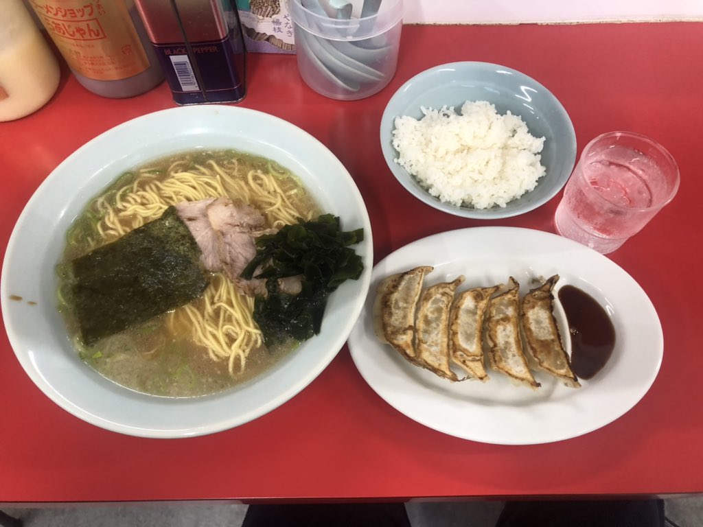 遅めの昼飯
