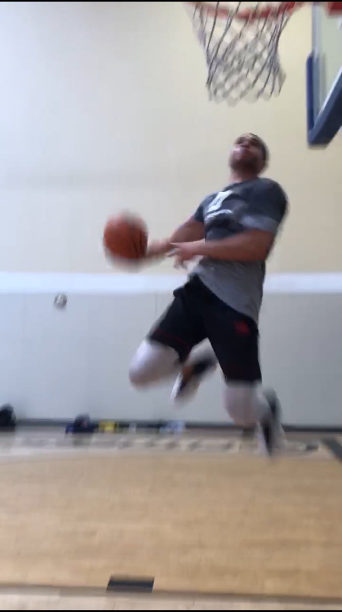 trentfitt's tweet image. Get up! #airTrent #dunkcontest #AirCanada #AirJordan #jumpman