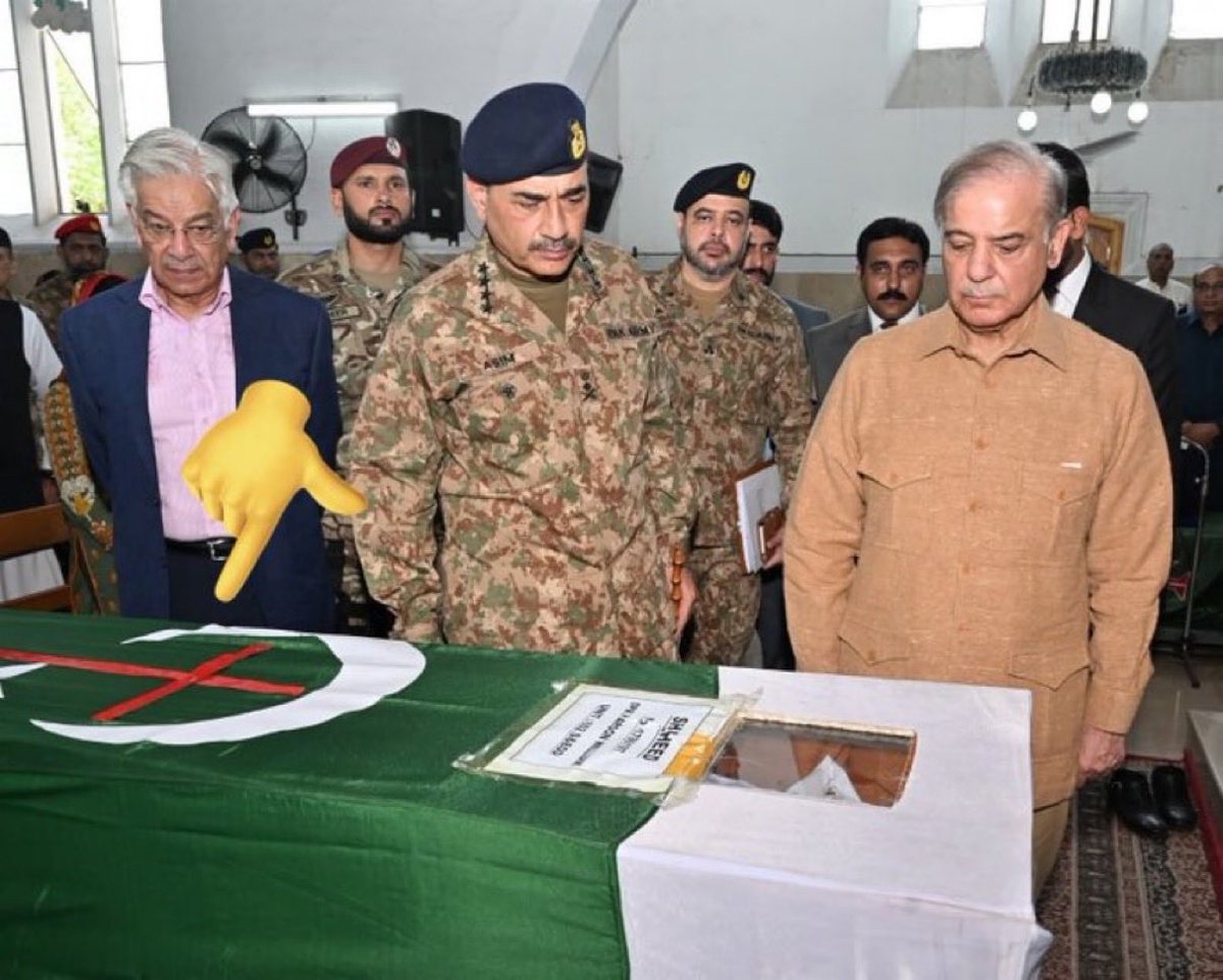 AfghanForces0's tweet image. یہ صلیب کا فوجی ہے