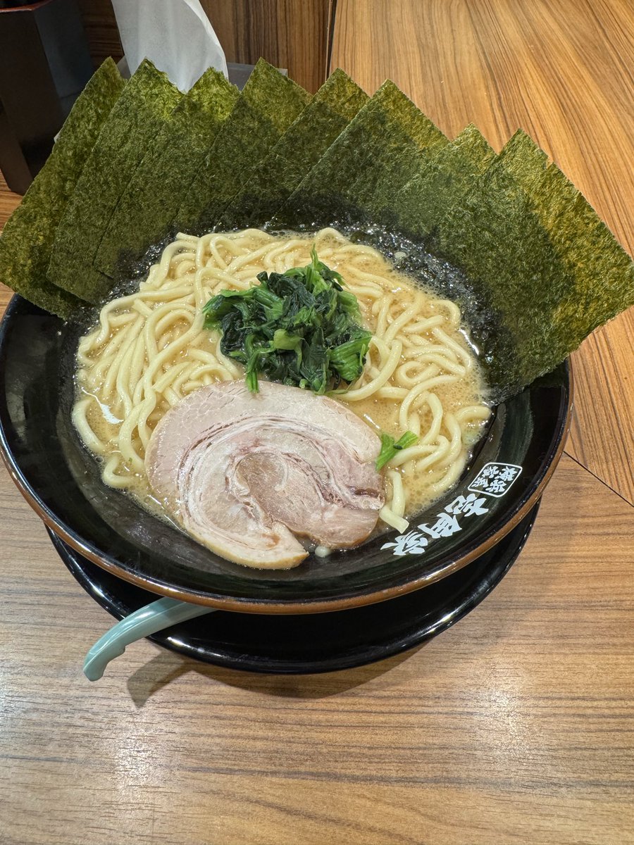 ラーメン食べたい様 殺伐としたTLに突然のラーメン