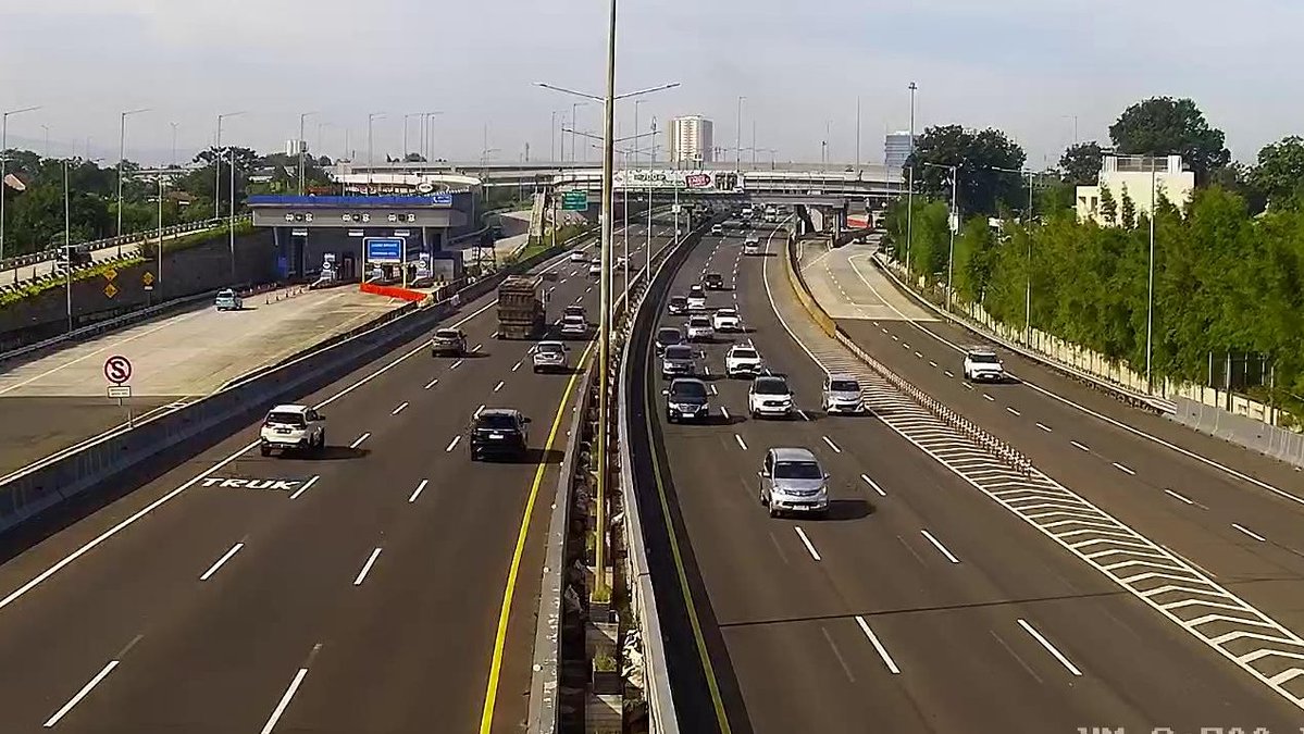 infotolbsd's tweet image. 08:11 WIB ruas tol Pondok Aren-Serpong lalin lancar di kedua arah cuaca cerah, tertib berkendara, patuhi rambu-rambu lalu lintas dan jaga jarak aman @TMCPoldaMetro @NusantaraInfra @RadioElshinta