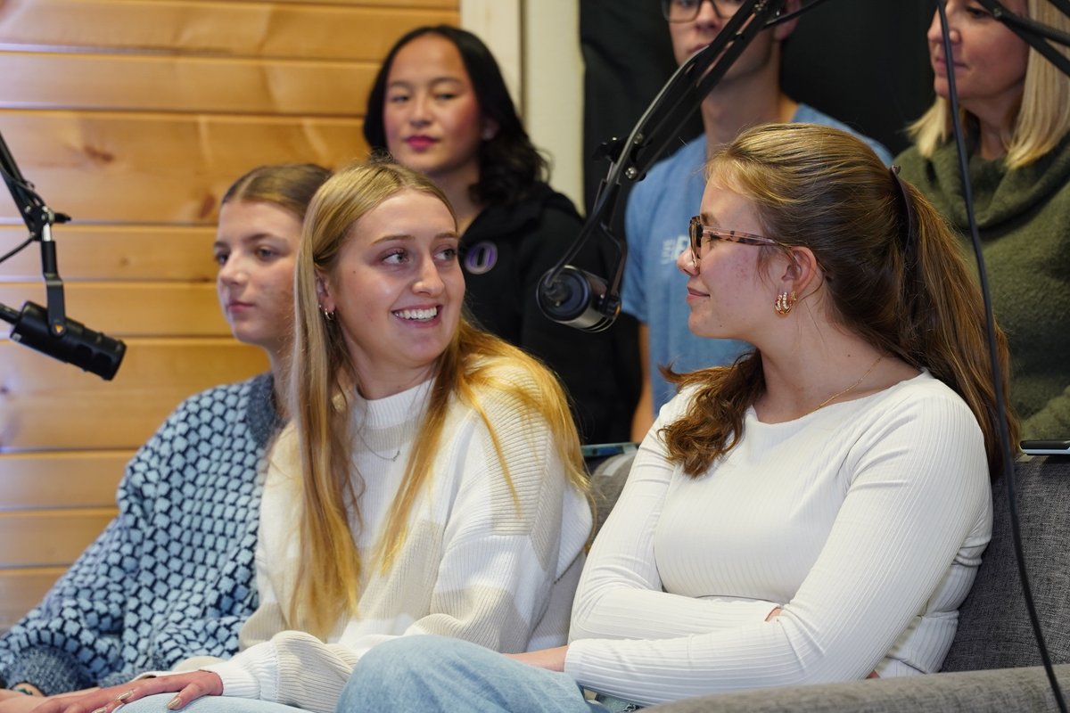 oconschools's tweet image. 🎙️ New episode of Keeping Up With the Raccoons! Mr. Curtis sits down with 4 IB students and 2 OHS staff members to talk about the #IBProgram and how it prepares students for college, career, and life. 🦝✨

🎧 Listen now: youtu.be/rzZYEmesv-E

 #OconPride #OconDriven #Podcast