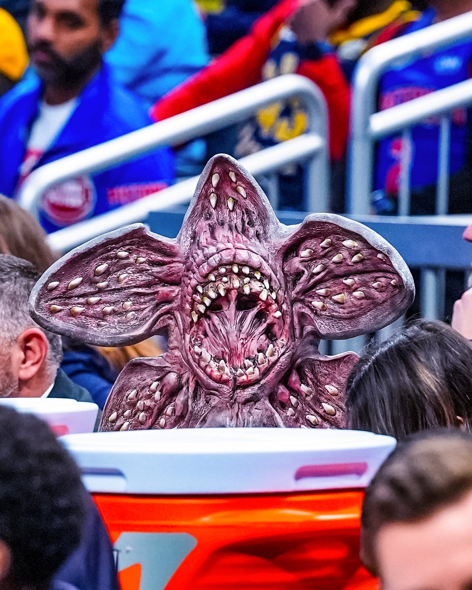 demogorgon sighting 😱
celebrating the new season of Stranger Things at @GainbridgeFH tonight ⚫️🔴