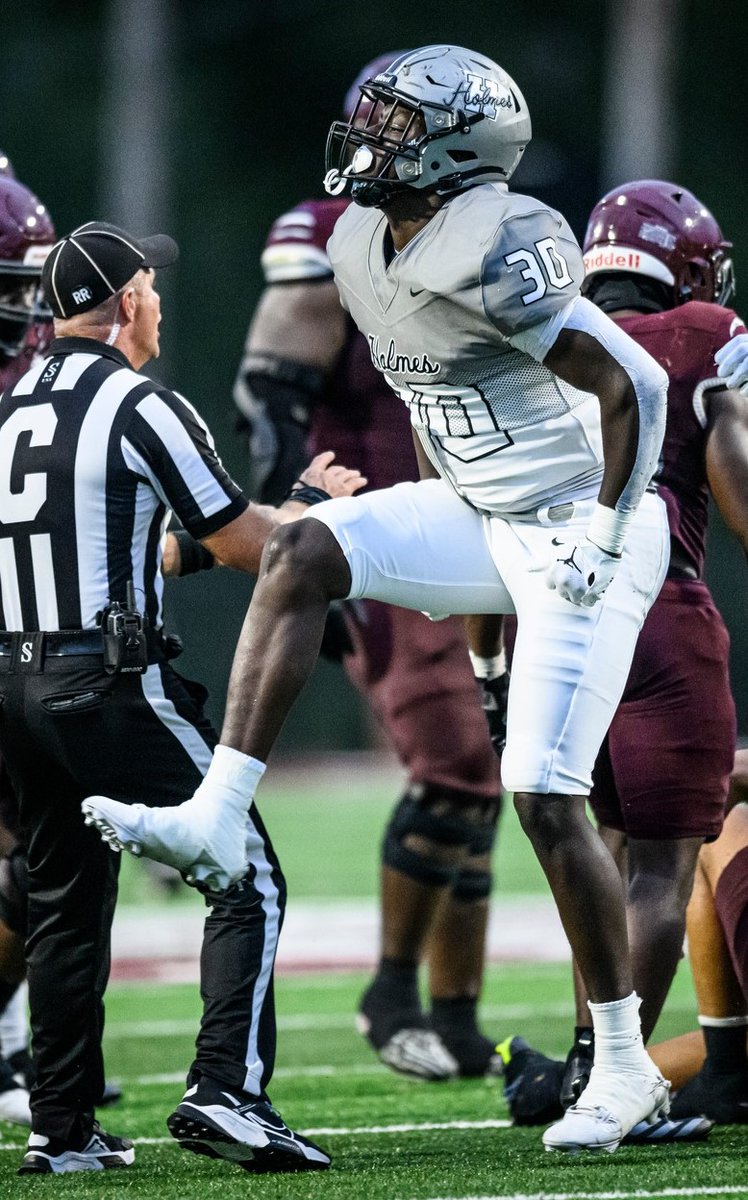 Lionel Williams <a href="/kb_blacc/">Lionel williams Jr ✞</a> @ Holmes JuCo <a href="/HolmesccFB/">Holmes Football</a> commits to <a href="/Nicholls_FB/">Nicholls Football 🏈</a> Offer <a href="/jucoweekly/">JUCOWeekly™️</a> <a href="/MSJUCOREPORT/">MS JUCO FOOTBALL™️</a>