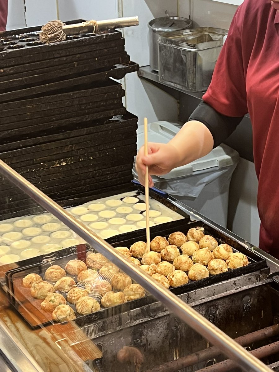 junchan1200's tweet image. ネギマヨ8個入り😃
焼きたてのたこ焼き美味すぎる🤤

#大阪グルメ #たこ焼き #はなだこ