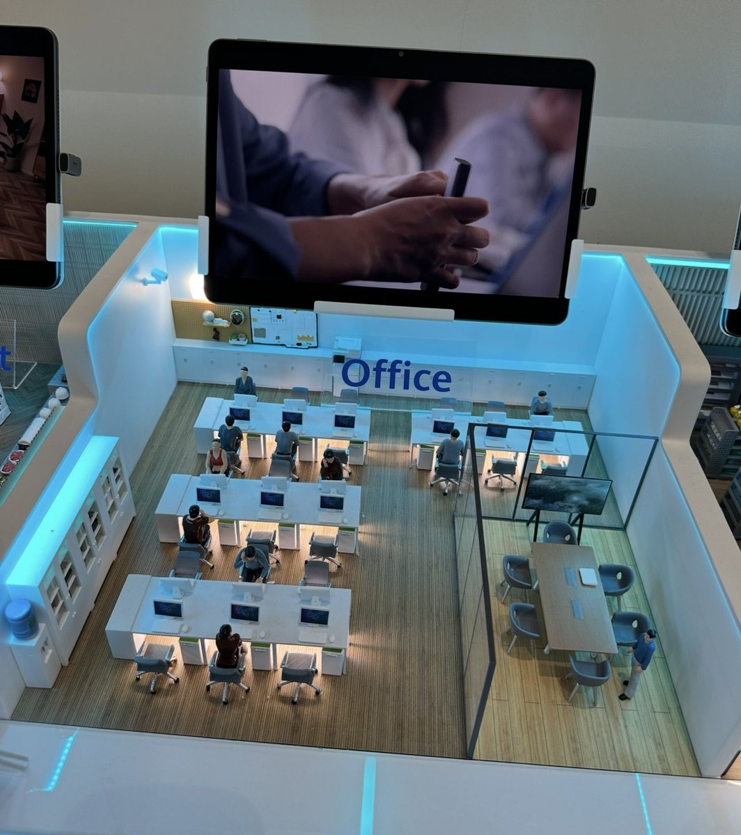 DrZengeni's tweet image. Honoured to have attended the @africatechfest which is the continent&apos;s largest and most influential technology event, bringing together leaders in telecom, tech, innovation to drive digital transformation across Africa by providing a platform for networking, showcasing new tech.