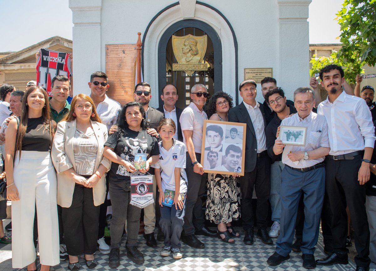SebaVMadrid's tweet photo. Un acto de justicia y reconocimiento para uno de los más grandes ídolos en nuestros cien años de historia: Francisco “Chamaco” Valdés.

Así es el @CSDColoColo que soñamos. Un club con memoria, presente y futuro con sus socias, socios e hinchas. https://t.co/VWeagjNVot