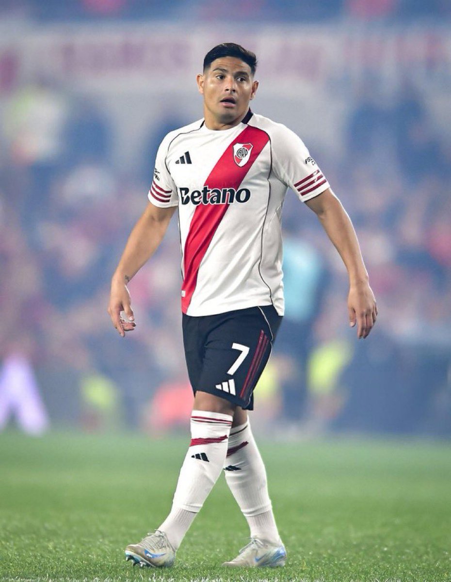 TE PERDISTE UN GRUPO, AMIGOS, FAMILIA Y UNA HINCHADA QUE TE QUERÍA, TODO POR GUITA, AHORA LA TENES ADENTRO, CHUPALA VILLERO, SALAS NUNCA MÁS