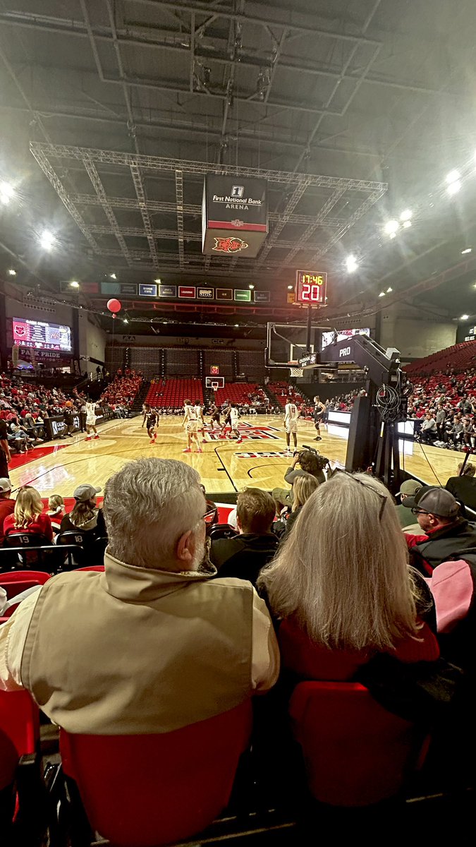 videobro870's tweet image. We are in the presence of Greatness! #WolvesUp