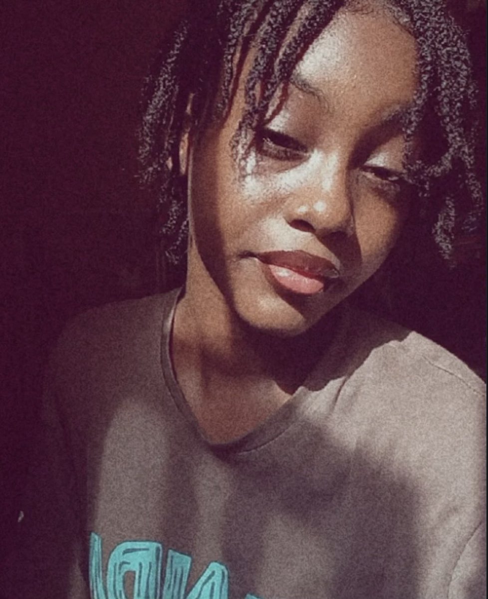 dorcxxy's tweet image. Second day of posting my picture till i get to 1k followers 🌝