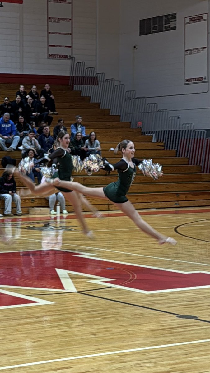 hubbardbradford's tweet image. 1st Comp…so proud of Bryn! Had the opportunity to cheer her and her @Grayslake_Rams Dance Team on at the Mundelein Invite yesterday. This kid spends some much time at school and in the studio working on her craft. So lucky to be her dad. #HubbardSisters #makeitmatter