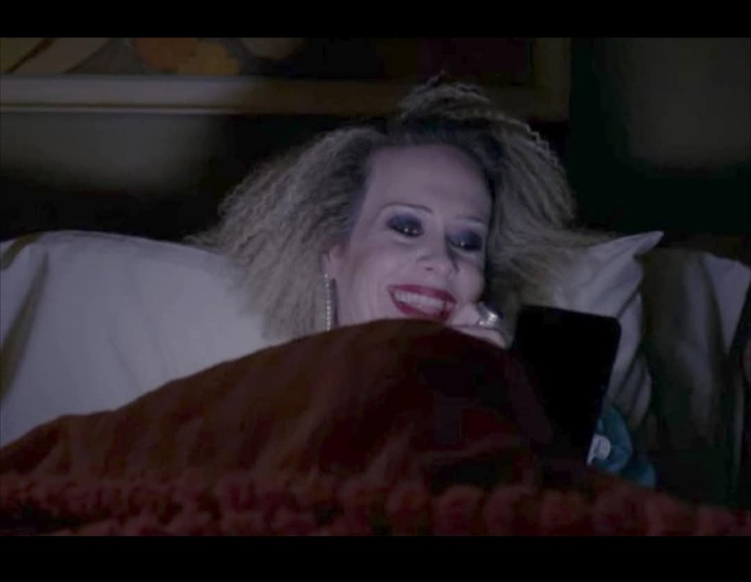 ApolloSez's tweet photo. Me watching another episode of Pennywise slaughtering kids:

#WelcomeToDerry https://t.co/yrpBdZOgbv