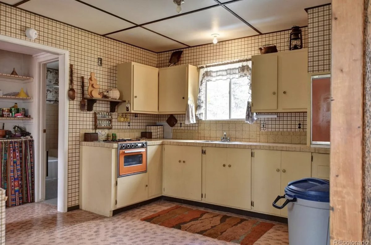 CountryLife717's tweet image. $250,000
#OffGrid #Colorado Mountain Retreat on 5.62 #Acres. This cozy rustic #cabin is surrounded by trees and has #mountainviews. Close to hiking, camping and anything outdoors. countrylifedreams.com/off-grid-color…